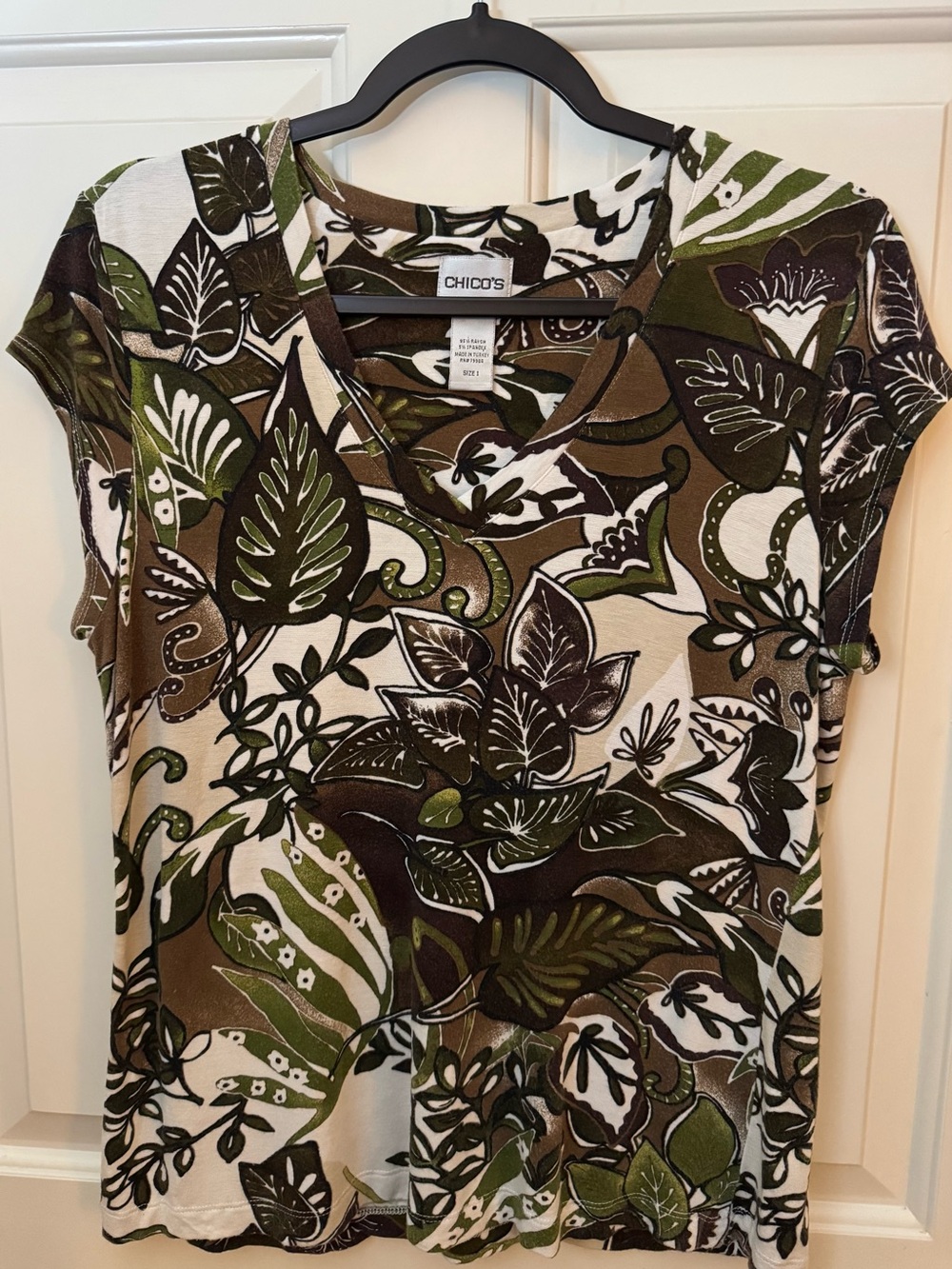 Chico's Top / Tee Botanical V-Neck
Chico’s Size -1 - Picture 7 of 8